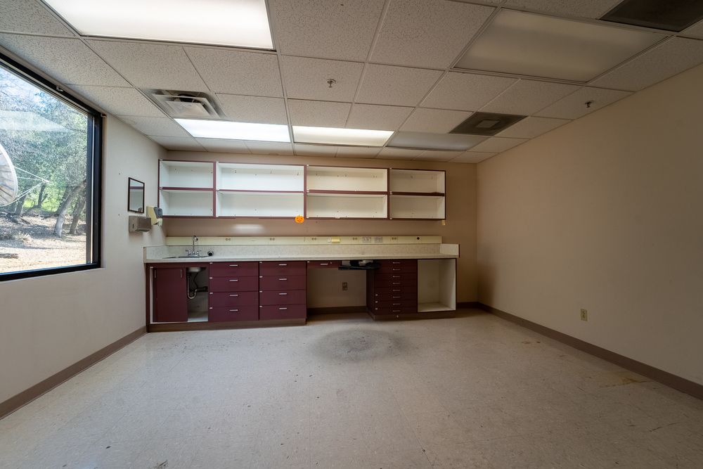 Veterans Affairs Outpatient Clinic: 351 Hartnell Ave, Redding, CA 96002